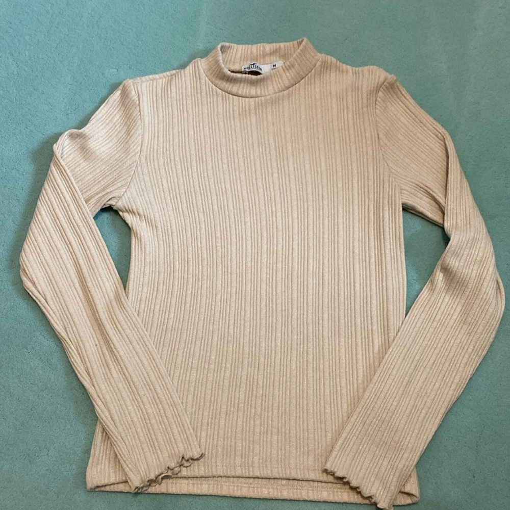 Hollister long sleeve goldish tan beautiful top.